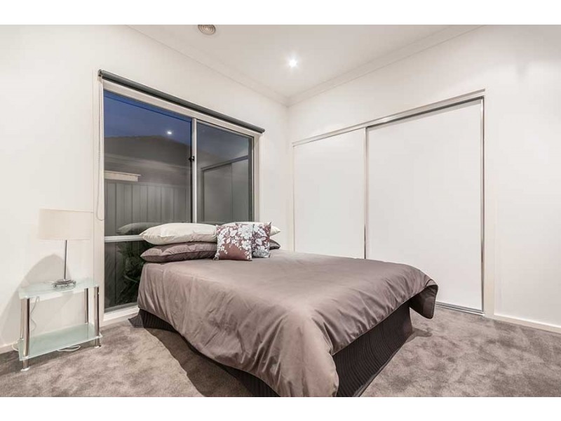 4 Girraween Crescent, Craigieburn VIC 3064