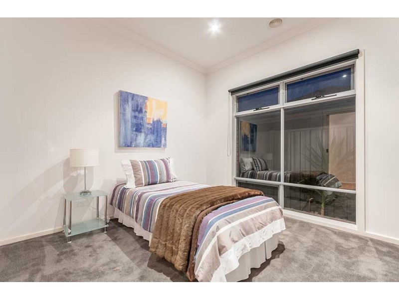 4 Girraween Crescent, Craigieburn VIC 3064