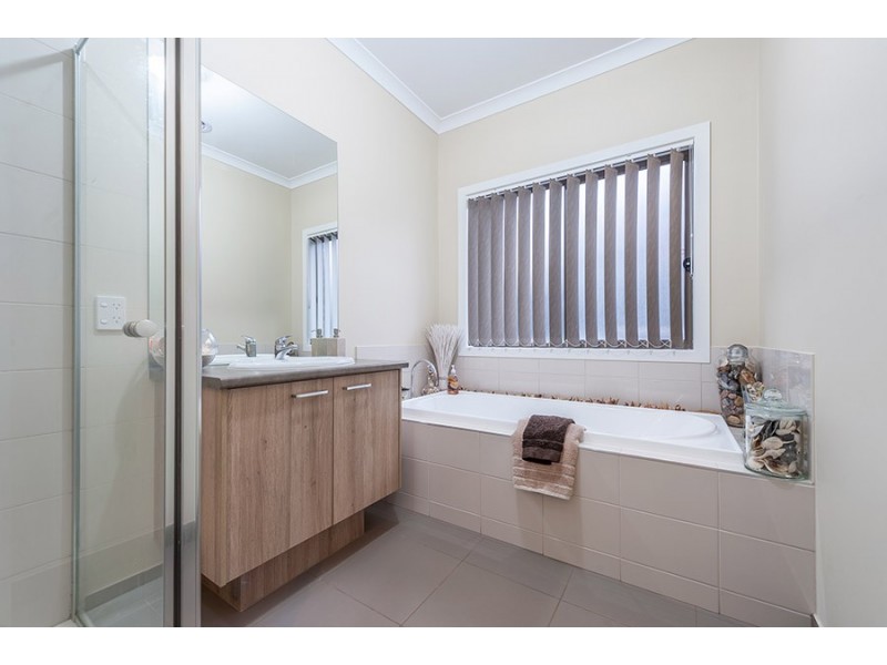 36 Baronial Way, Craigieburn VIC 3064