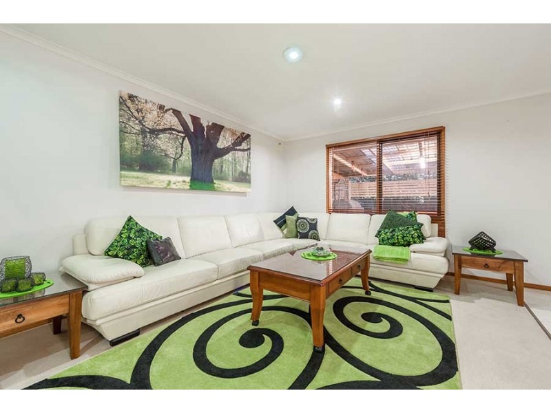 12 Abercarn Avenue, Craigieburn VIC 3064