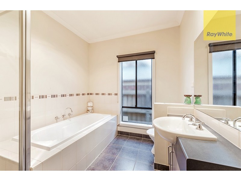 4 Reay Drive, Craigieburn VIC 3064