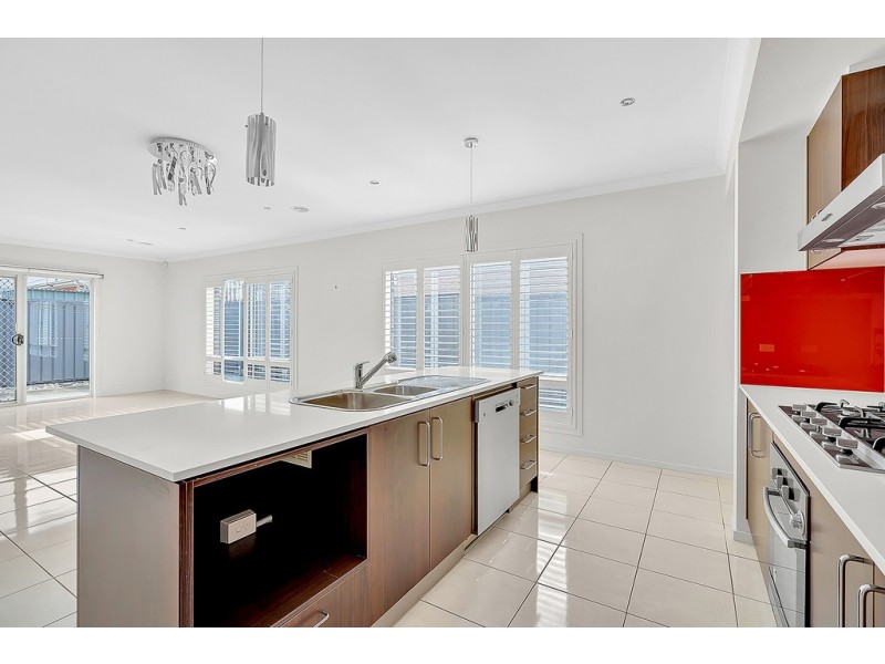 12 Rockwall Drive, Craigieburn VIC 3064
