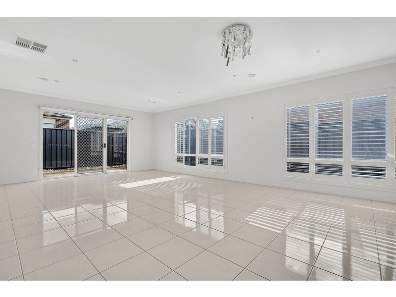 12 Rockwall Drive, Craigieburn VIC 3064