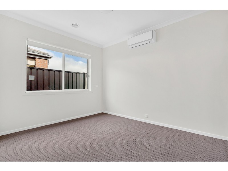12 Rockwall Drive, Craigieburn VIC 3064