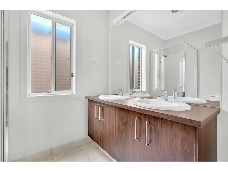 12 Rockwall Drive, Craigieburn VIC 3064