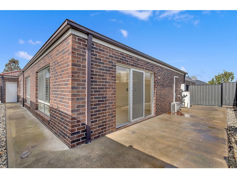 12 Rockwall Drive, Craigieburn VIC 3064