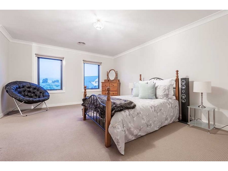 25 Mareeba Way, Craigieburn VIC 3064