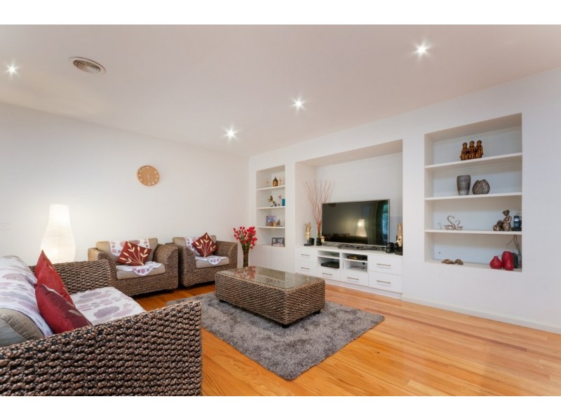 8 Olympic Way, Craigieburn VIC 3064