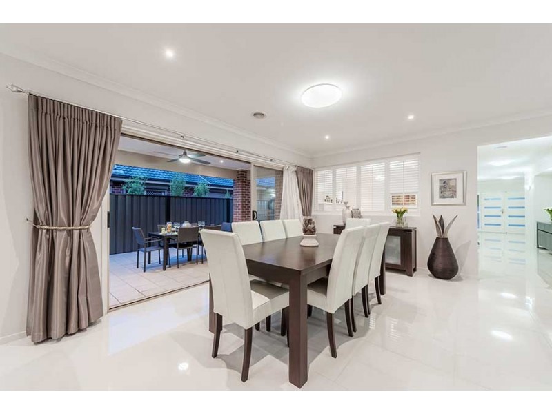 6 Arapiles Avenue, Craigieburn VIC 3064