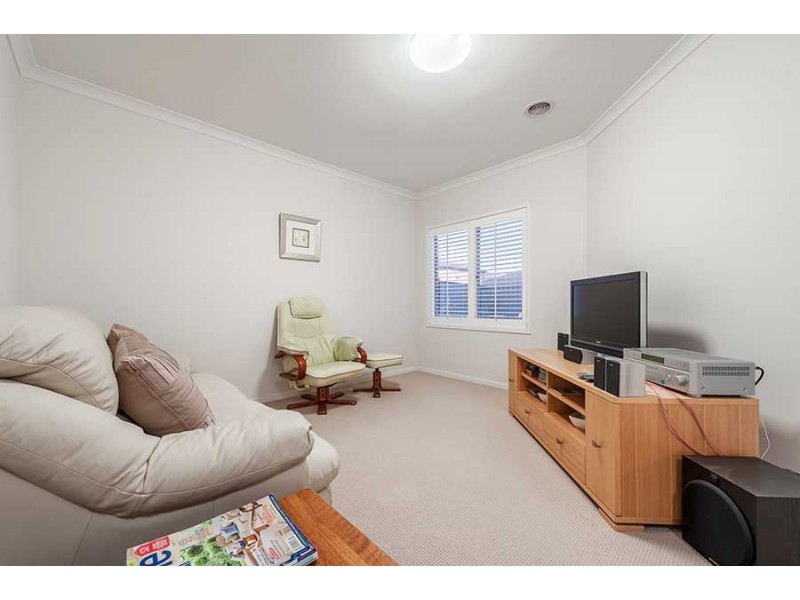 6 Arapiles Avenue, Craigieburn VIC 3064