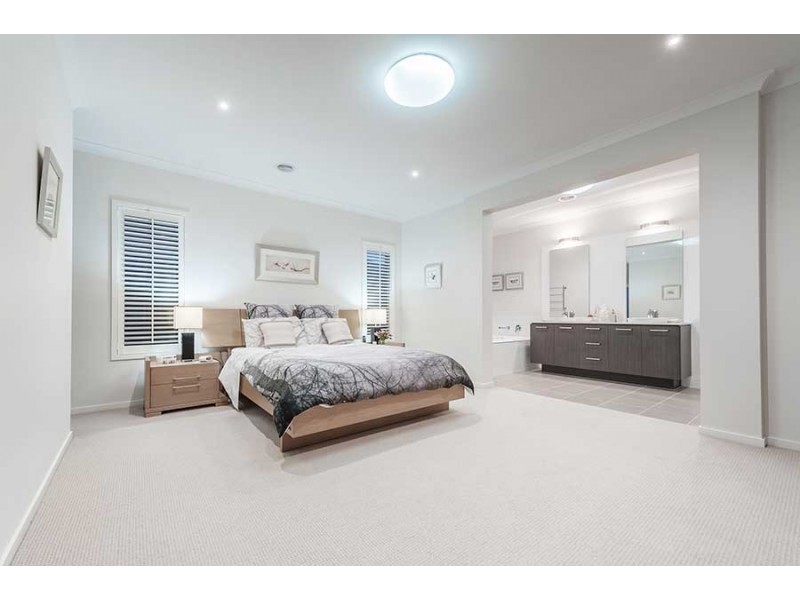 6 Arapiles Avenue, Craigieburn VIC 3064