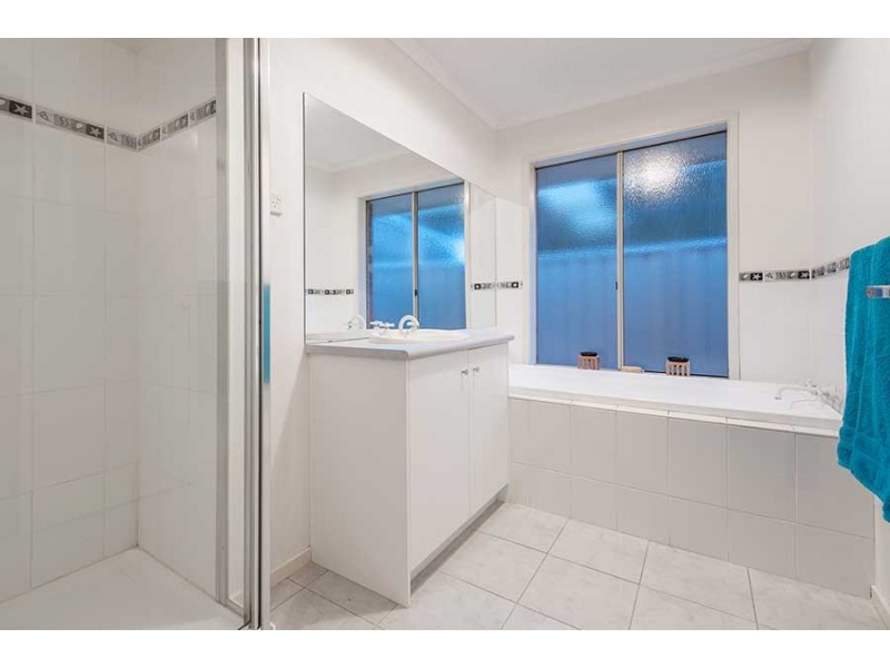 5 Valhalla Place, Craigieburn VIC 3064