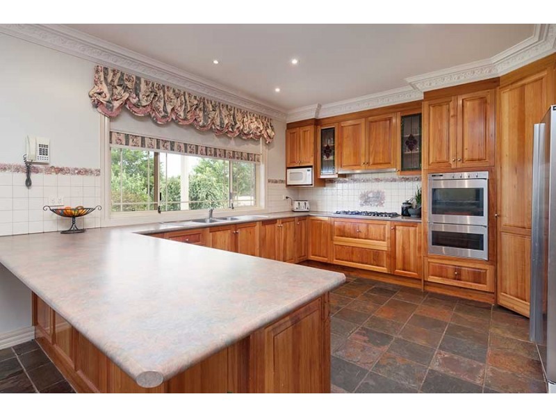 5 Lakeview Drive, Mickleham VIC 3064