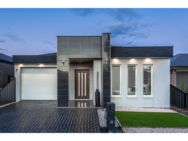 6 Melville Road, Craigieburn VIC 3064