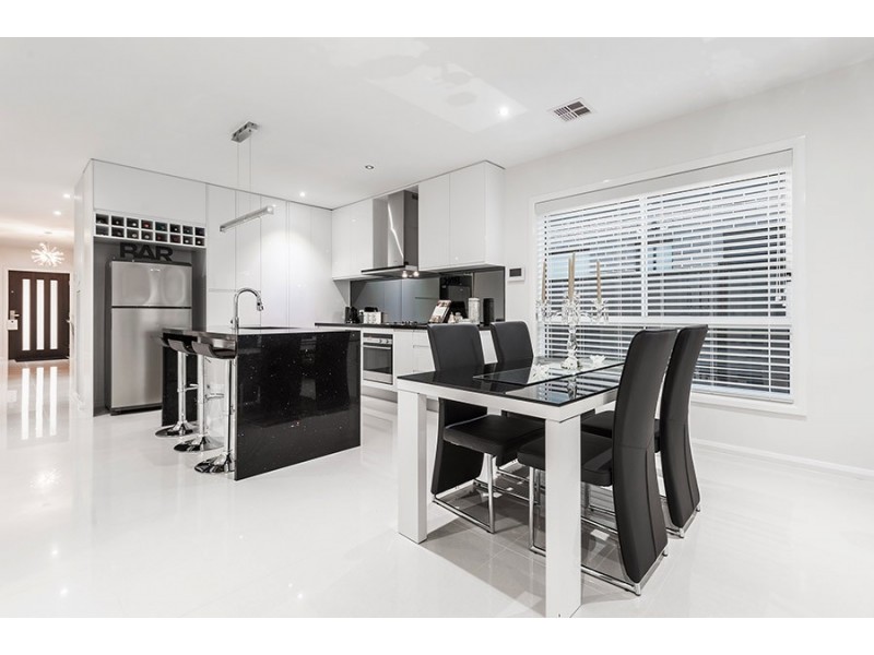 6 Melville Road, Craigieburn VIC 3064