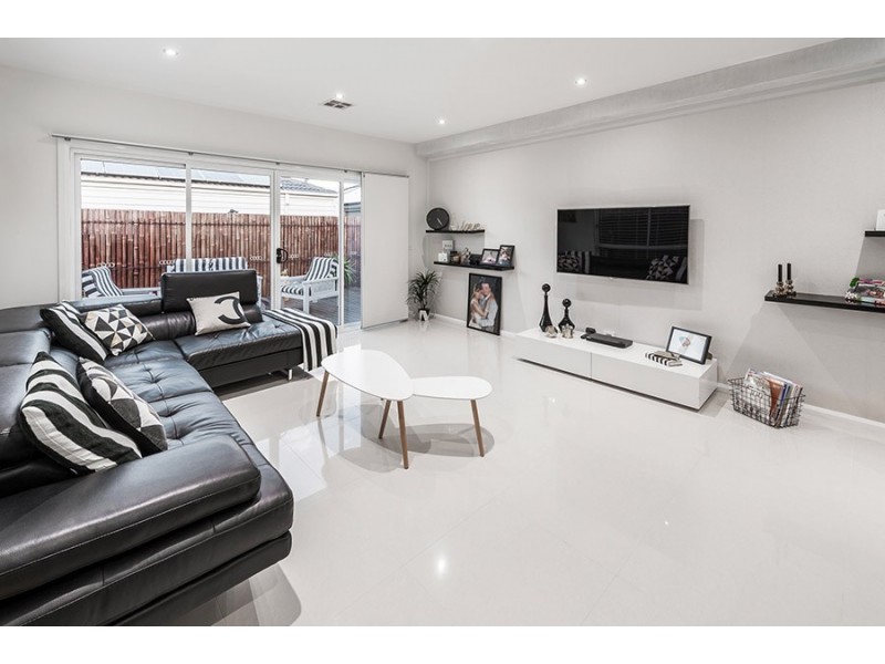 6 Melville Road, Craigieburn VIC 3064