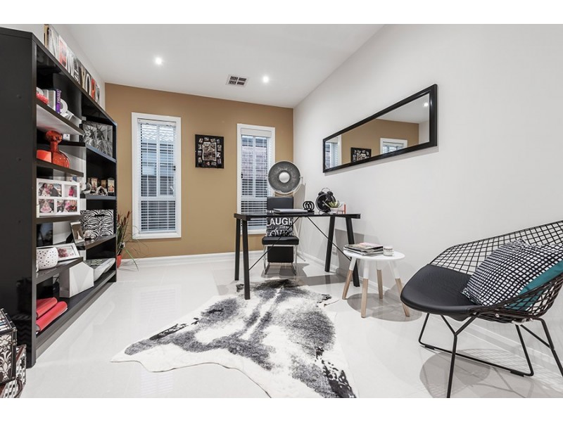 6 Melville Road, Craigieburn VIC 3064