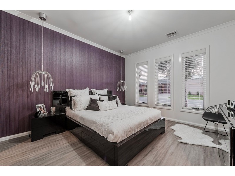 6 Melville Road, Craigieburn VIC 3064