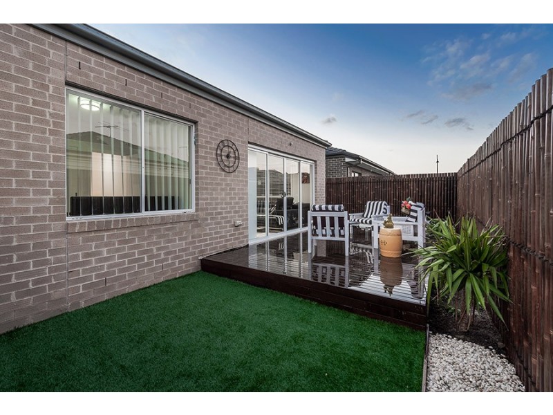 6 Melville Road, Craigieburn VIC 3064