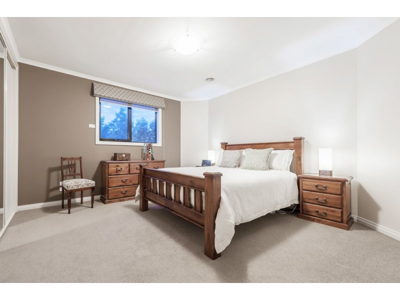 35 Troward Harvey Way, Craigieburn VIC 3064