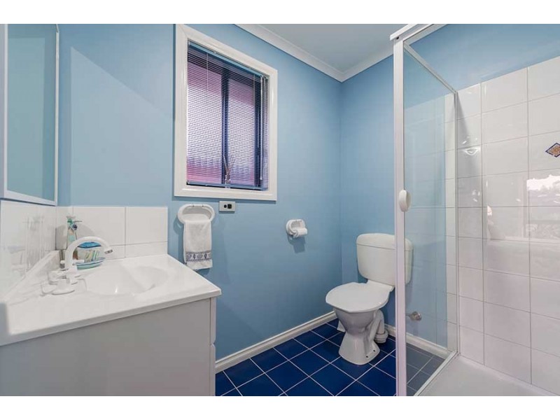 10 Edgecombe Way, Roxburgh Park VIC 3064