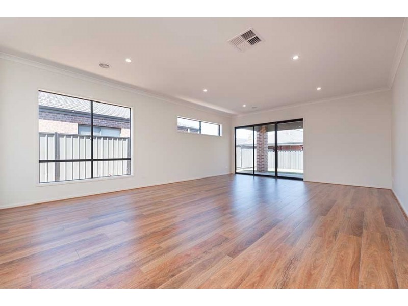 9 Black Wattle Road, Craigieburn VIC 3064