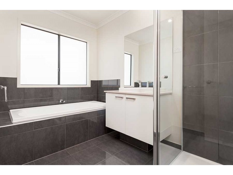 9 Black Wattle Road, Craigieburn VIC 3064