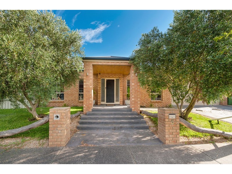 5 Creekwood Drive, Craigieburn VIC 3064