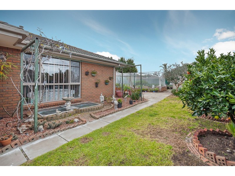 7 Edgecombe Way, Roxburgh Park VIC 3064