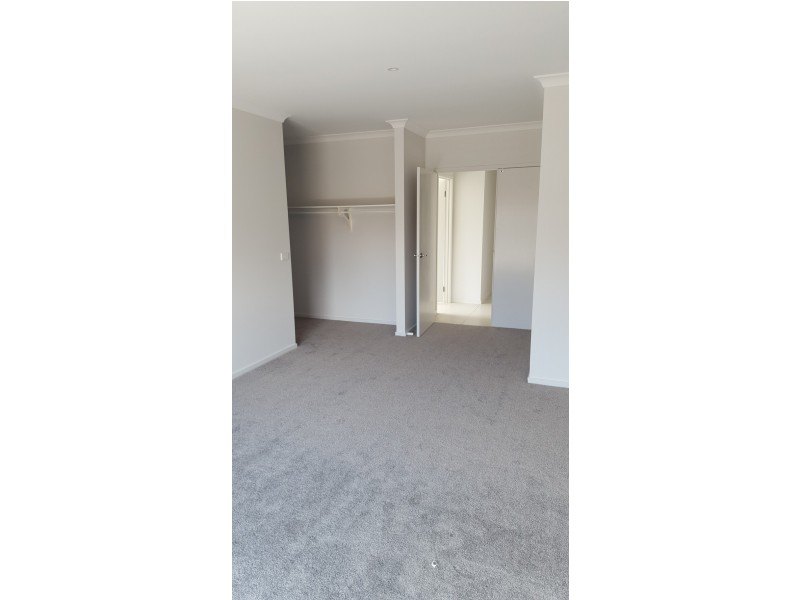 18 Euphoria Street, Craigieburn VIC 3064