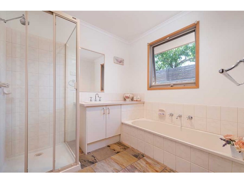 6 Bampton Mews, Craigieburn VIC 3064