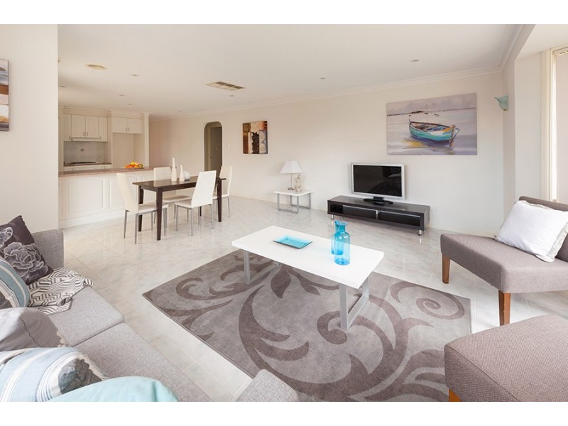 6 Hemsworth Court, Roxburgh Park VIC 3064