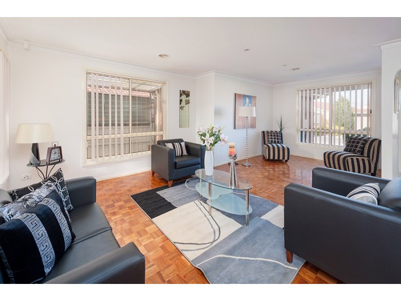 6 Hemsworth Court, Roxburgh Park VIC 3064