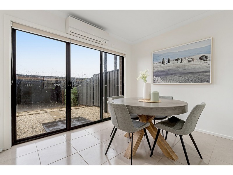 82 Baronial Way, Craigieburn VIC 3064