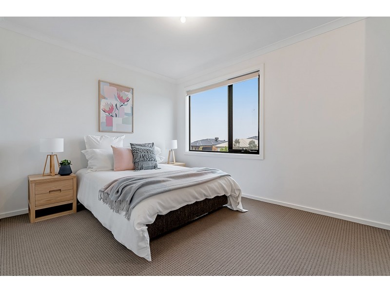 82 Baronial Way, Craigieburn VIC 3064