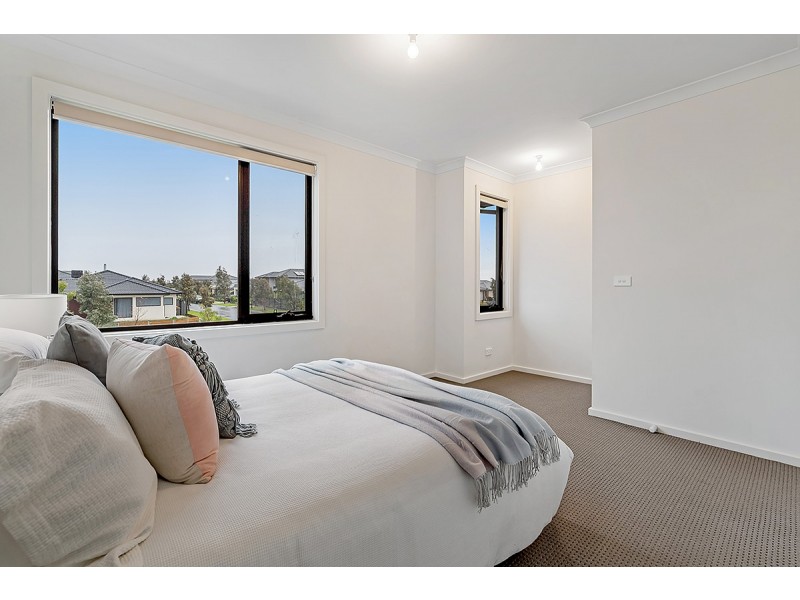 82 Baronial Way, Craigieburn VIC 3064