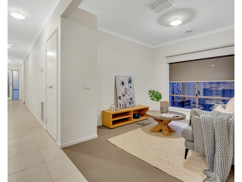48 Moor Park Drive, Craigieburn VIC 3064
