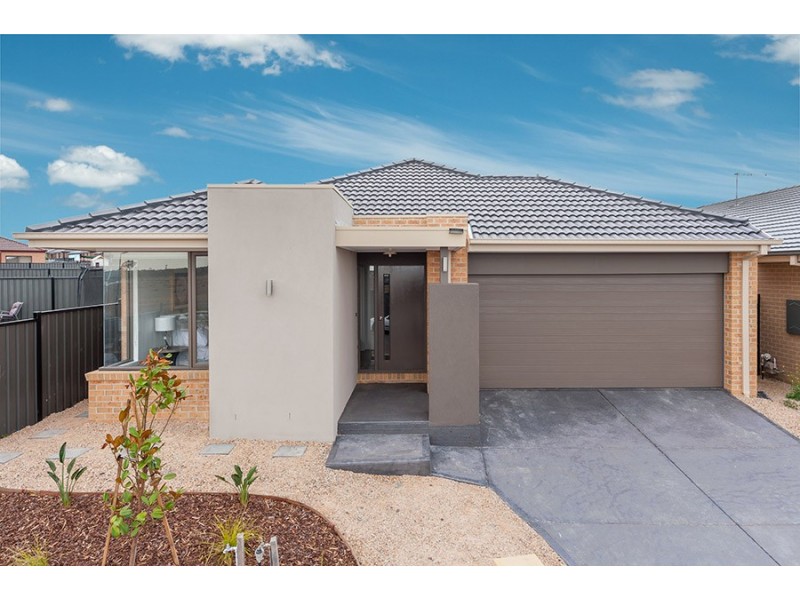 34 Montpellier Crescent, Craigieburn VIC 3064
