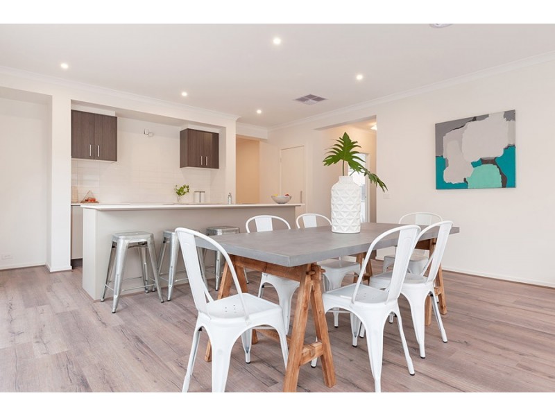 34 Montpellier Crescent, Craigieburn VIC 3064