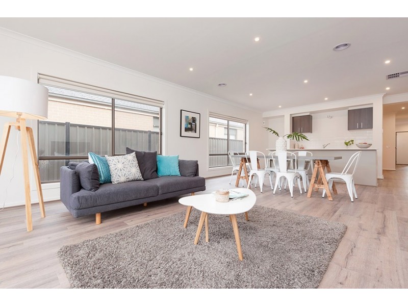 34 Montpellier Crescent, Craigieburn VIC 3064