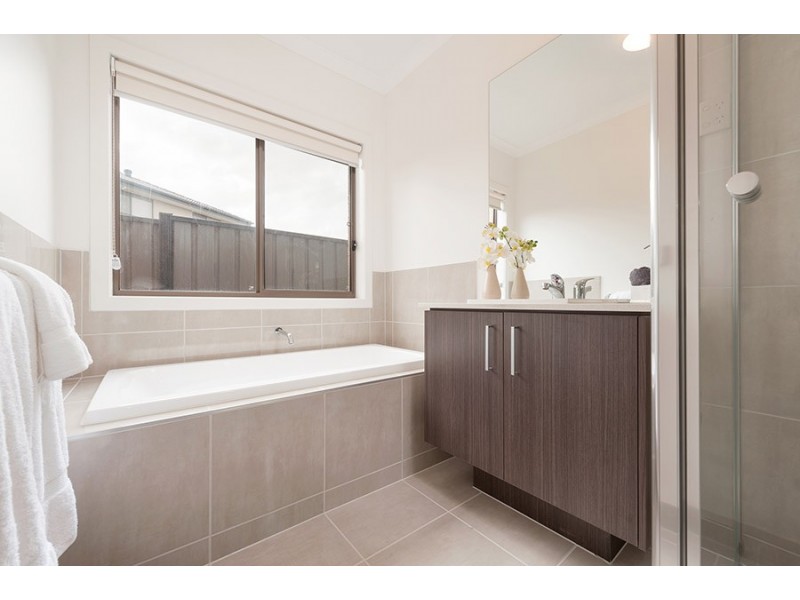 34 Montpellier Crescent, Craigieburn VIC 3064