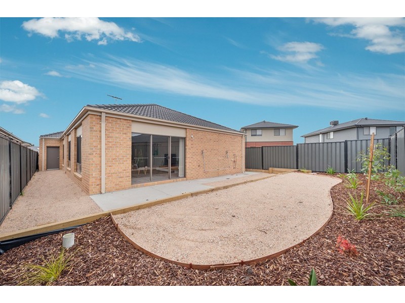 34 Montpellier Crescent, Craigieburn VIC 3064