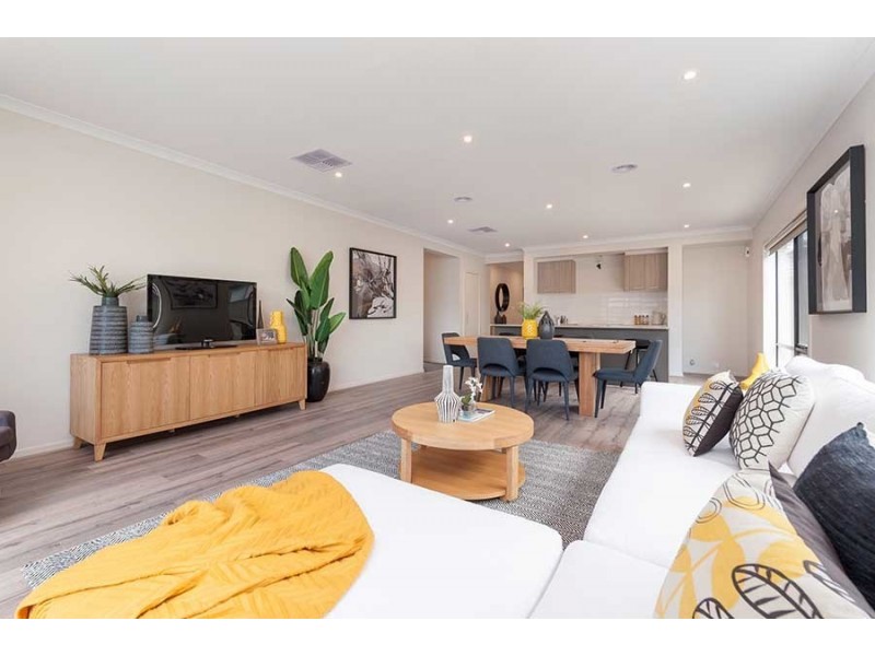 9 Cardigan Street, Craigieburn VIC 3064