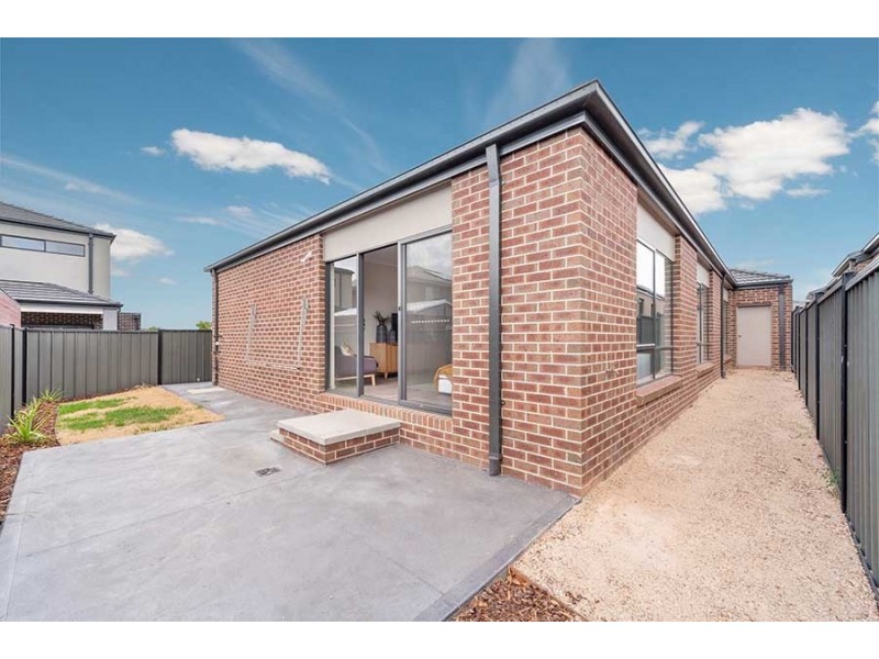 9 Cardigan Street, Craigieburn VIC 3064