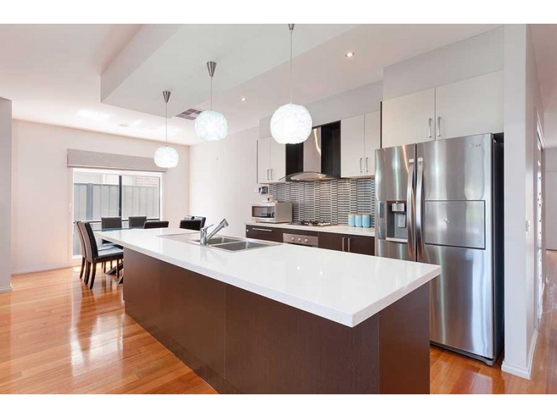 16 Brickwood Circuit, Craigieburn VIC 3064