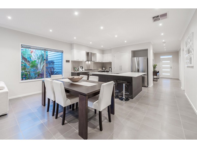 32 Cradle Mountain Drive, Craigieburn VIC 3064