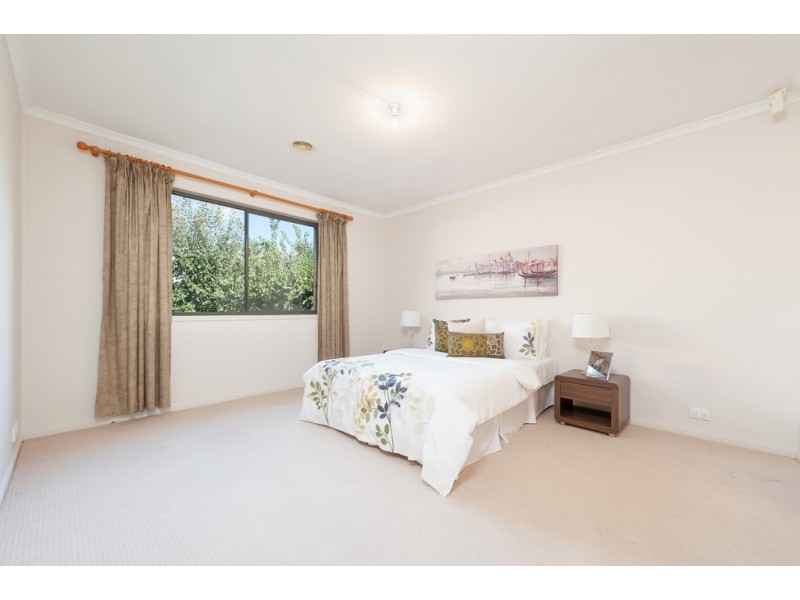 11 Eastwood Place, Craigieburn VIC 3064