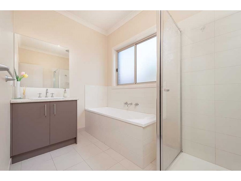 19 Bradworth Street, Craigieburn VIC 3064
