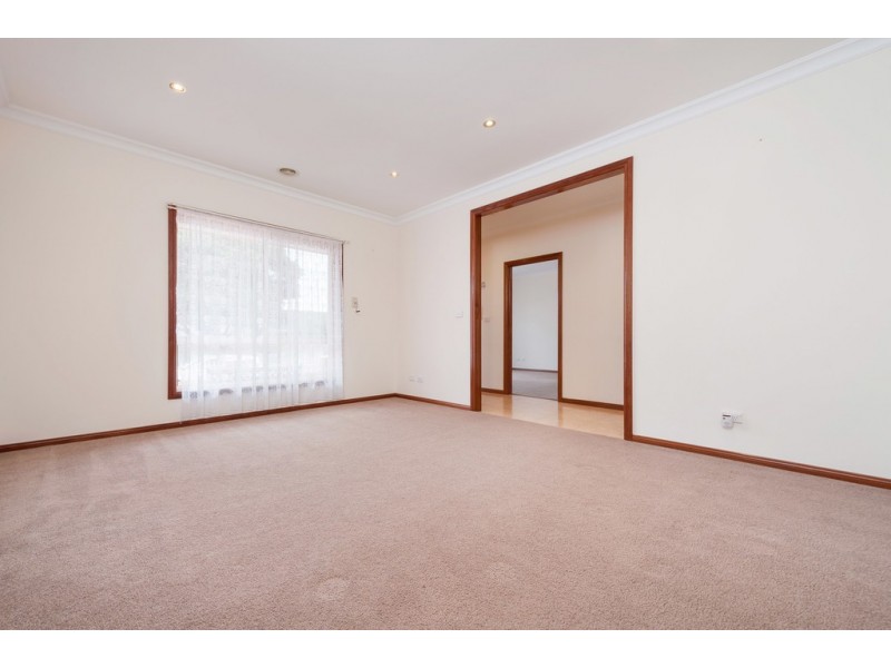 26 Colchester Circuit, Roxburgh Park VIC 3064