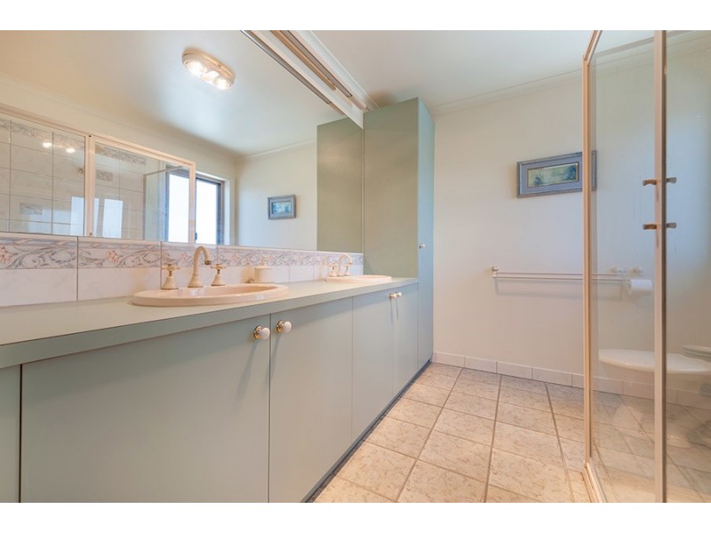 43 Yarcombe Crescent, Craigieburn VIC 3064